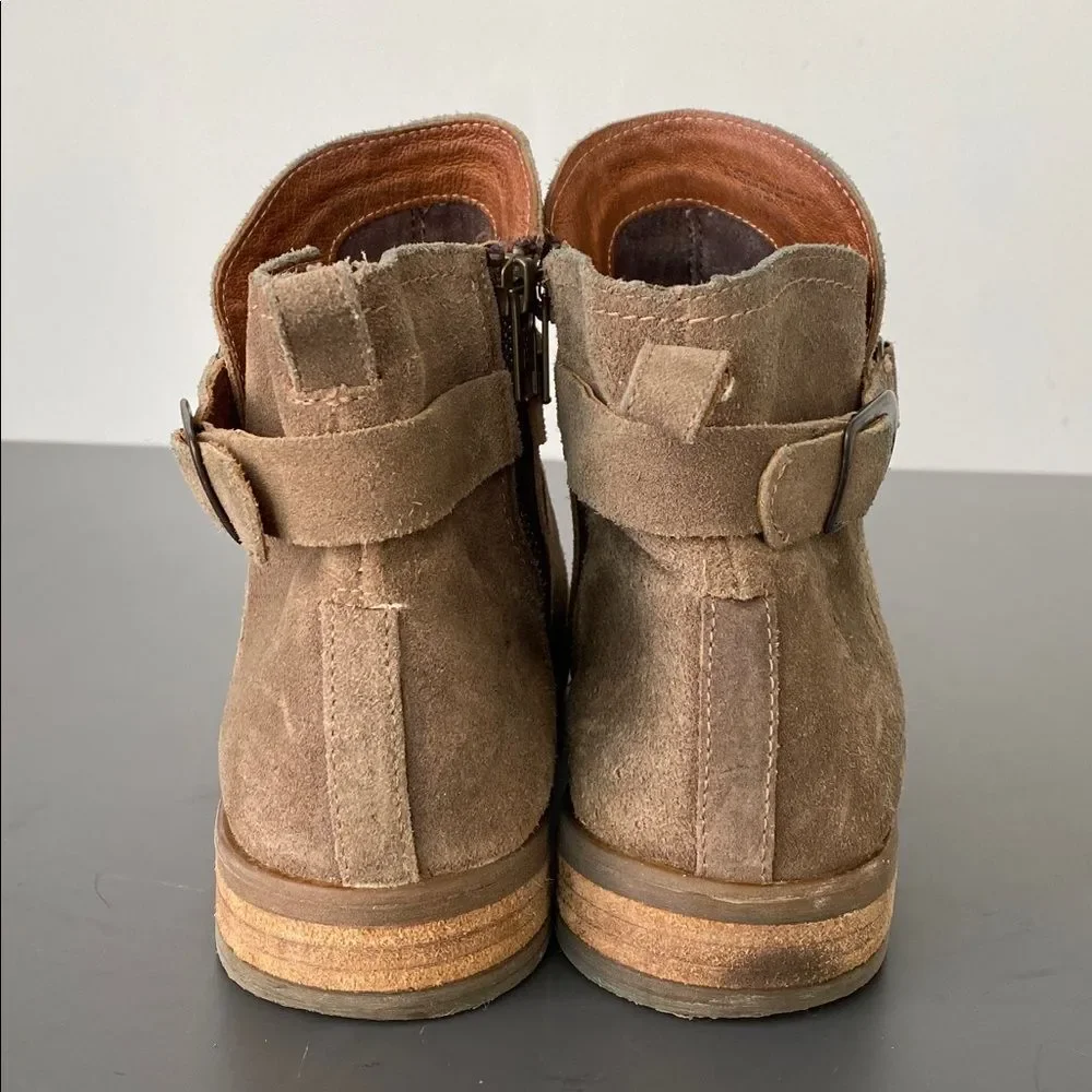 Born Women's Tan Suede Ankle Booties Buckle Accent Side Zip Sz 8.5 Boho Western